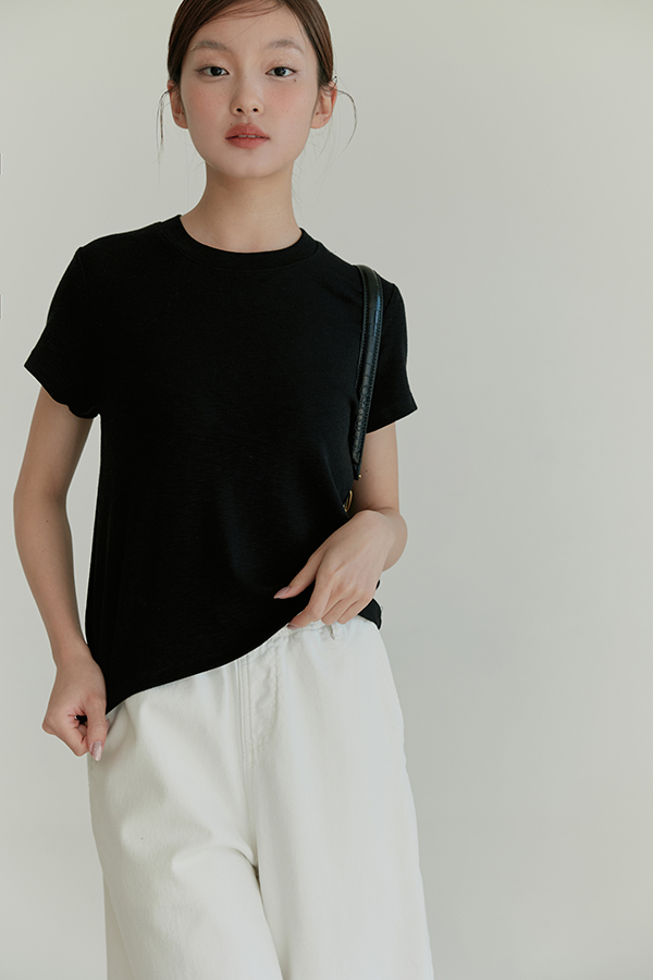 MOSDRESS 素色竹節紋圓領短袖上衣 黑色短袖上身