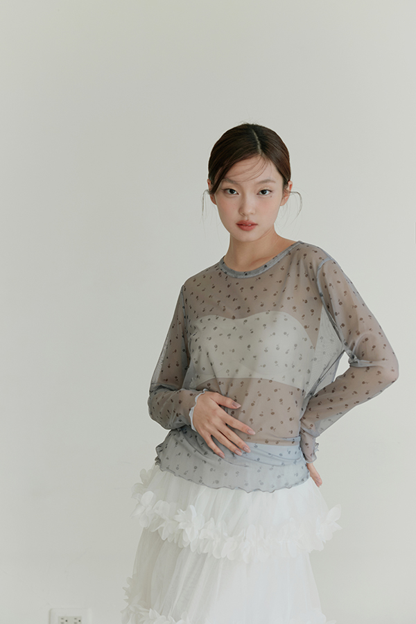 MOSDRESS 小花透膚網紗長袖上衣 灰色小花紋穿搭