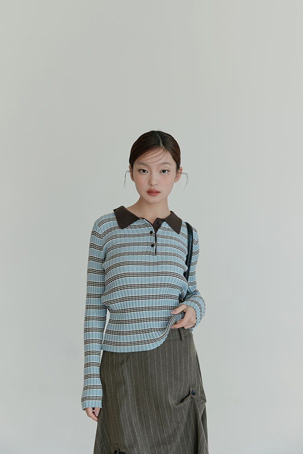 MOSDRESS 撞色翻領條紋針織上衣 淺藍上身版型