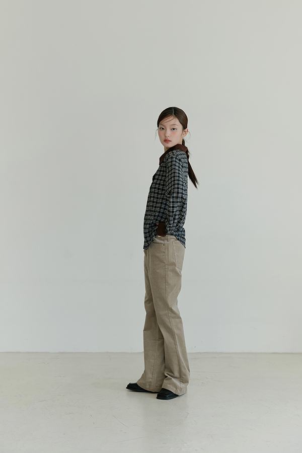 MOSDRESS 復古撞色翻領格紋長袖襯衫 深藍格紋 格紋襯衫側身