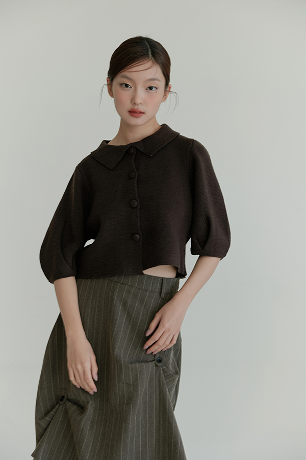 MOSDRESS 翻領澎袖圓釦針織短版外套 咖啡色 澎袖與短版下擺