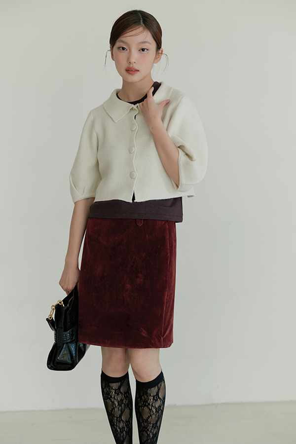 MOSDRESS 翻領澎袖圓釦針織短版外套 米白色 澎袖與圓釦上身