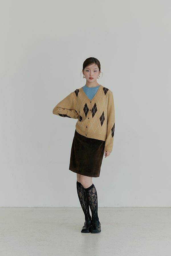 MOSDRESS 6%羊毛菱格V領排釦針織外套 駝色 菱格外套搭配短裙