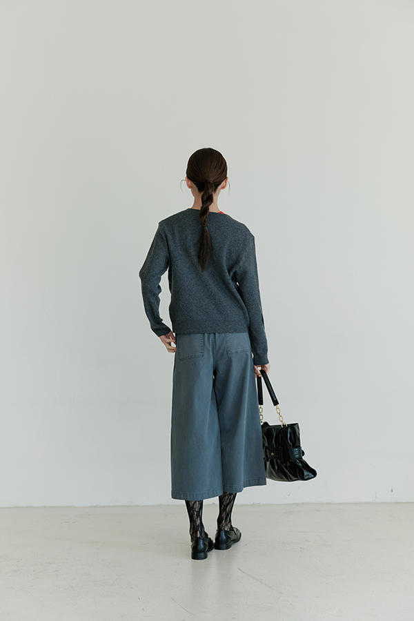 MOSDRESS 6%羊毛菱格V領排釦針織外套 深灰外套背面