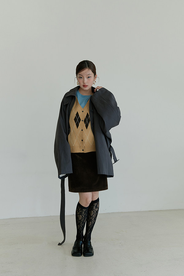 MOSDRESS 綁帶翻領輕薄風衣外套 深灰風衣層次搭配