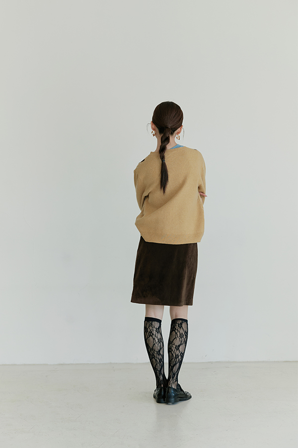 MOSDRESS 麂皮感絨面A字裙(附腰帶) 咖啡短裙背面