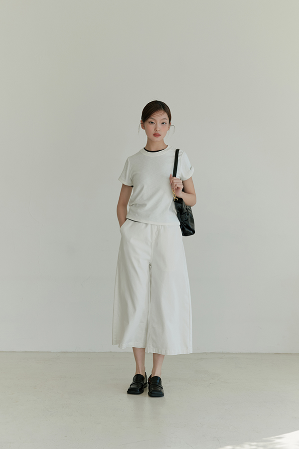 MOSDRESS 百搭純色牛仔9分寬褲 米白寬褲搭配短T