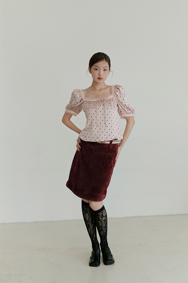 MOSDRESS 細網花朵蕾絲小腿襪 黑色 蕾絲小腿襪搭配短裙