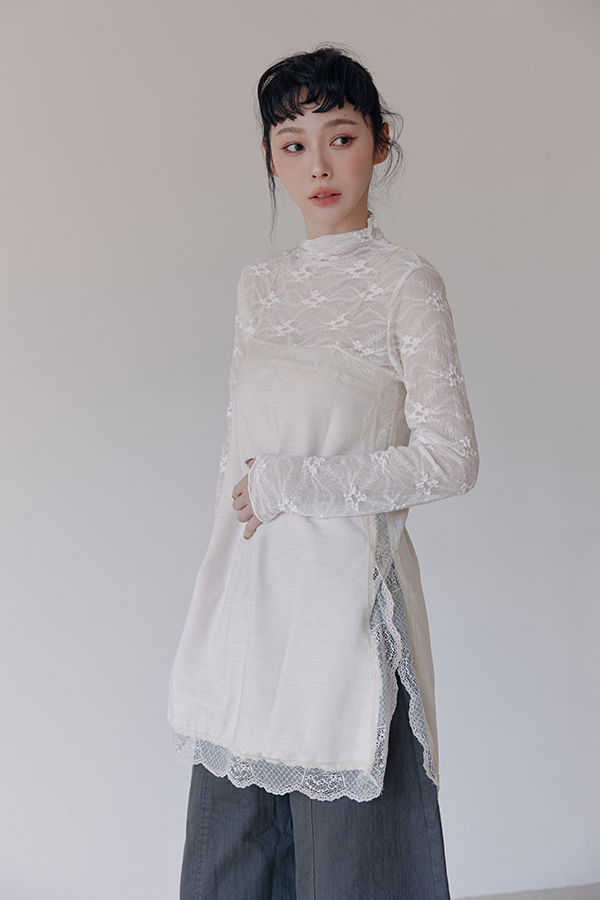 MOSDRESS 蕾絲拼接細肩背心 蕾絲拼接造型近景