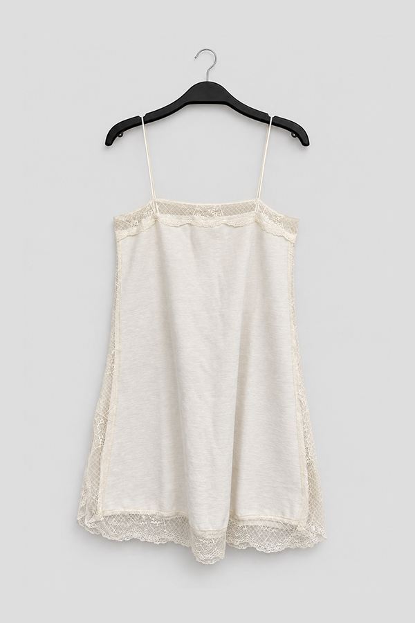 MOSDRESS 蕾絲拼接細肩背心 細肩背心平拍全貌