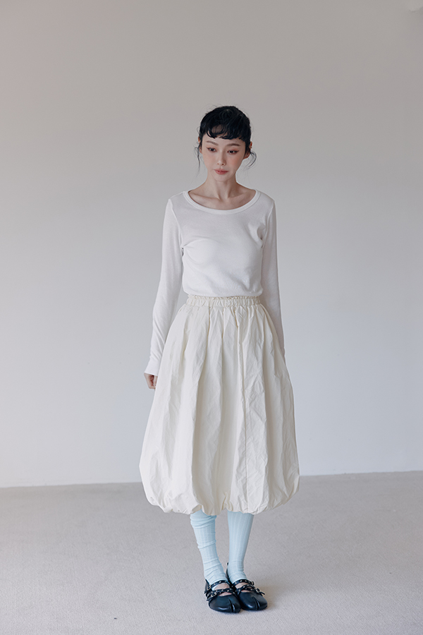 MOSDRESS 簡約圓領修身上衣 2色 白色 圓領上衣搭配裙裝
