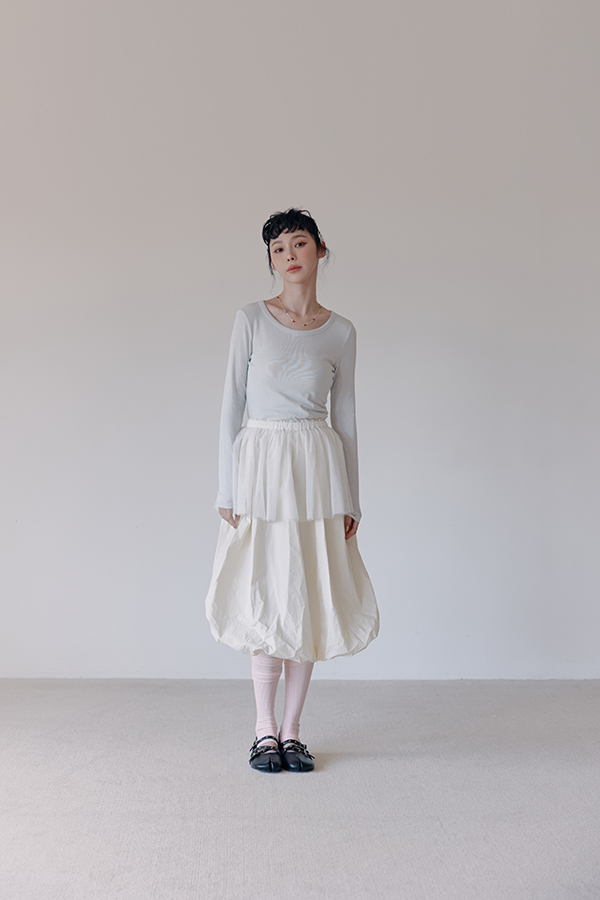 MOSDRESS 簡約圓領修身上衣 2色 白色 白色長袖整體穿搭
