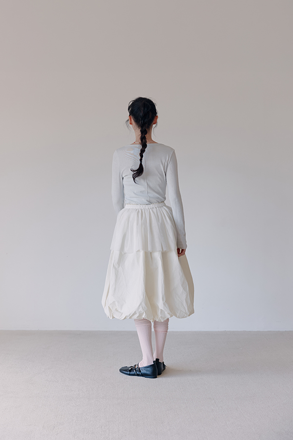 MOSDRESS 簡約圓領修身上衣 2色 白色 長袖上衣背面穿搭