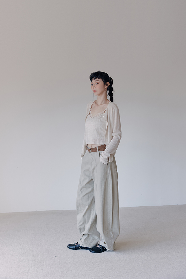 MOSDRESS 假兩件蕾絲坑條背心外套 3色 杏色 杏色側面穿搭