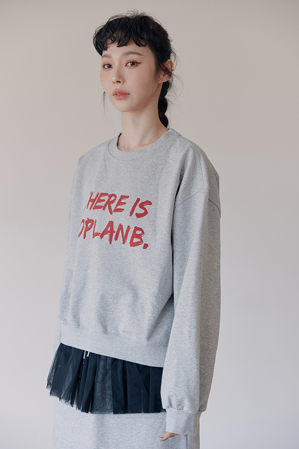 MOSDRESS 美式復古字母大學T 圓領大學T正面穿搭