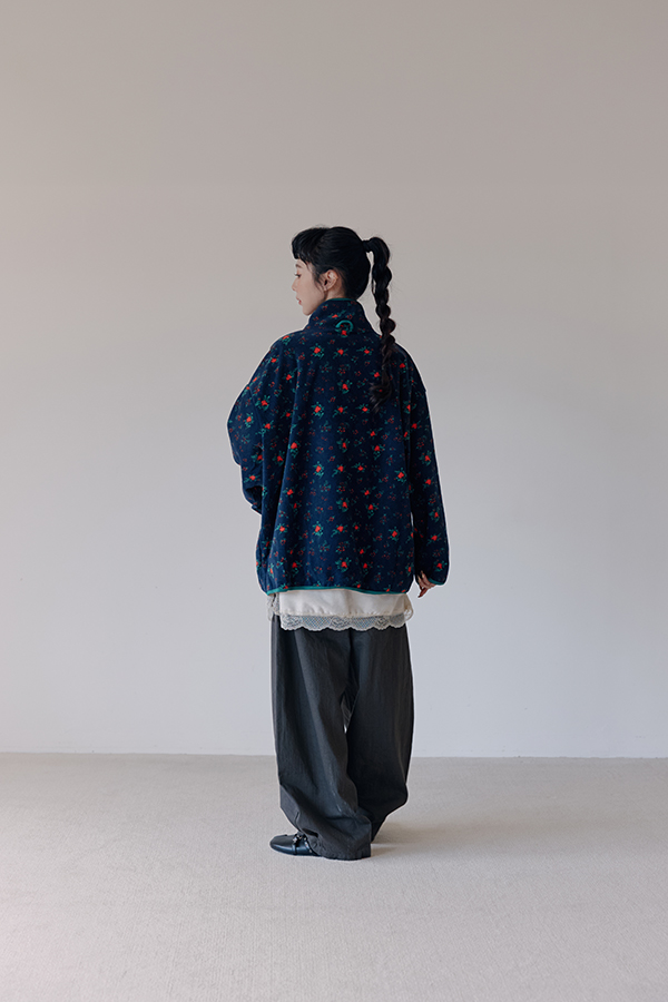 MOSDRESS 復古碎花滾邊刷毛外套 2色 深藍 深藍外套背面花紋