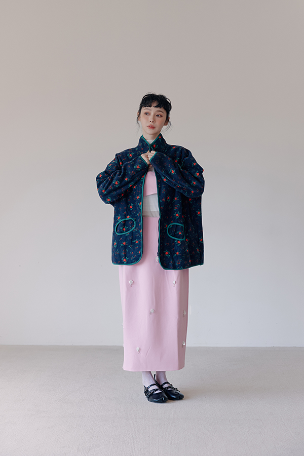 MOSDRESS 復古碎花滾邊刷毛外套 2色 深藍 深藍外套搭長裙