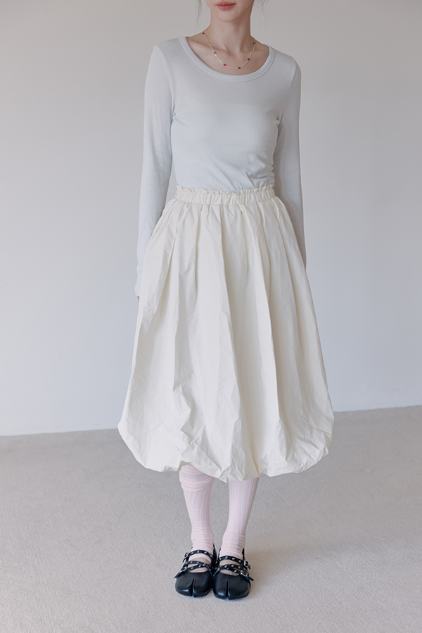 MOSDRESS 抓皺澎澎氣球長裙 2色 米白 澎澎裙身正面近景