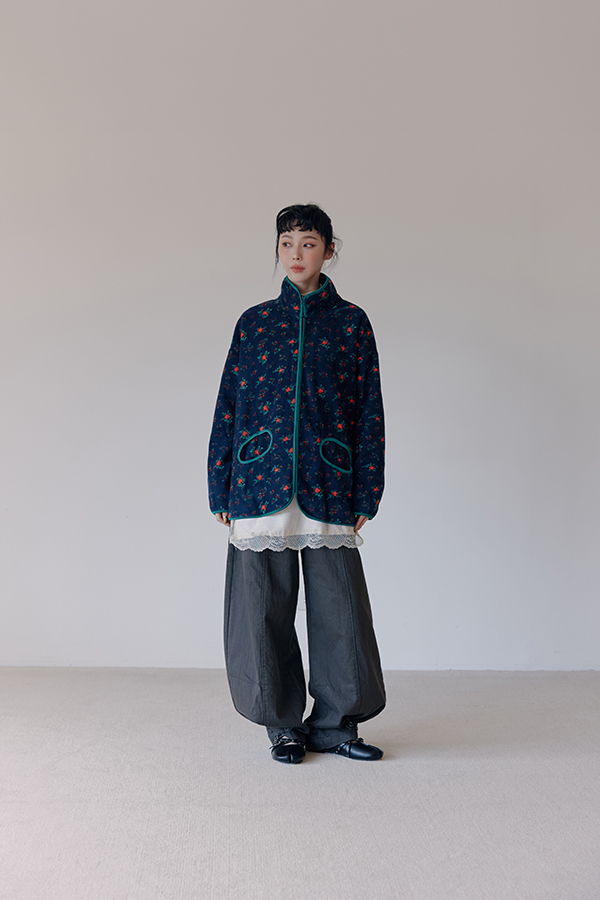 MOSDRESS 金屬釦帶分趾瑪莉珍鞋 外套搭瑪莉珍鞋全貌